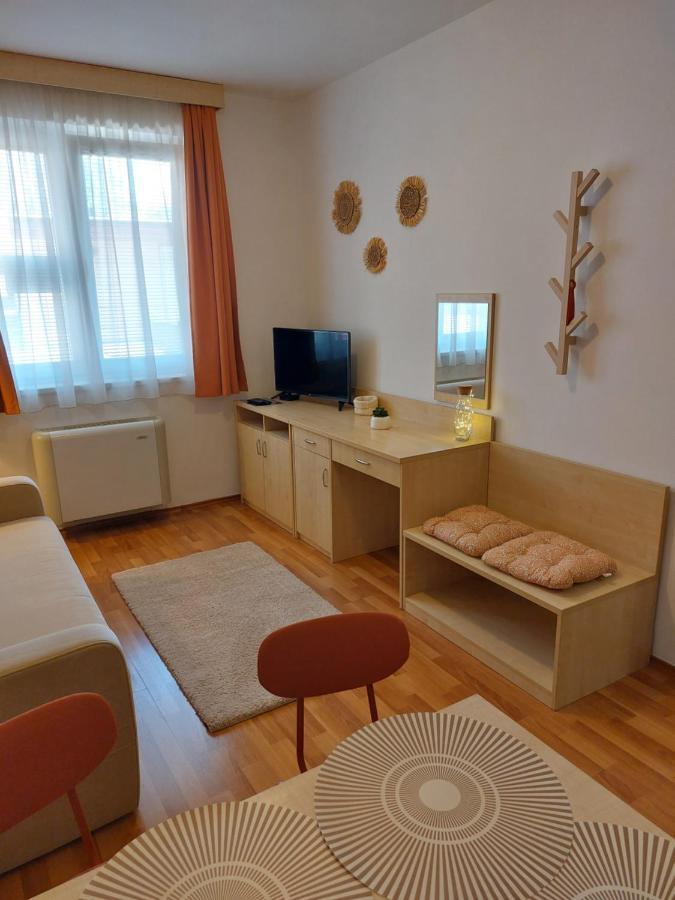 Myrelax Apartment - Hajdúszoboszló Exterior foto