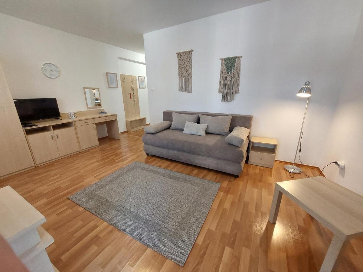 Myrelax Apartment - Hajdúszoboszló Exterior foto