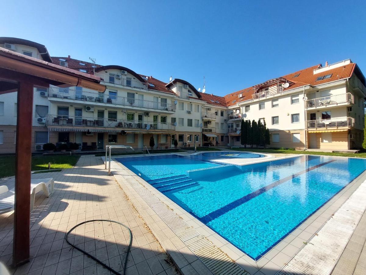 Myrelax Apartment - Hajdúszoboszló Exterior foto